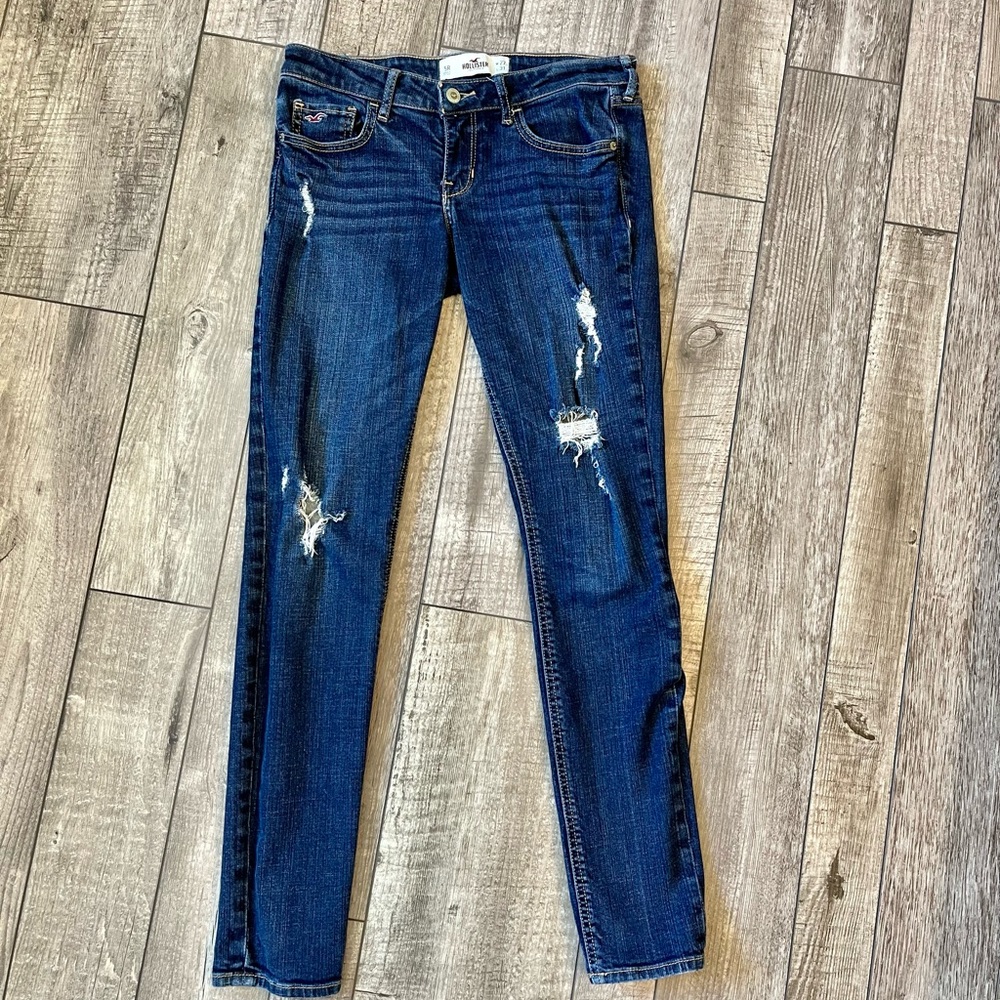 Hollister-Women’s Super Skinny Distressed/Ripped Jeans